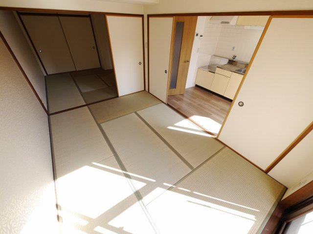 シャロン鷹取東の和室