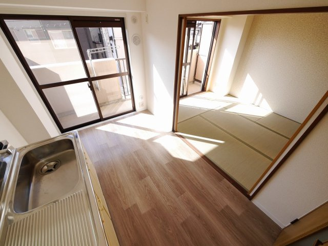 シャロン鷹取東の居間・リビング