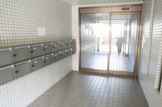 シティハイツメープルのエントランス