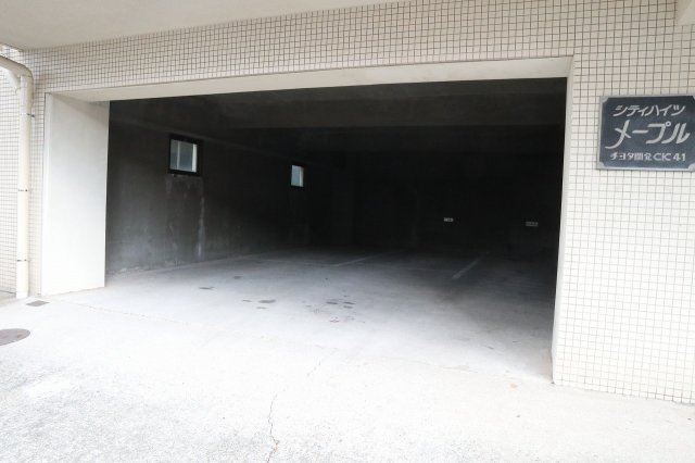 シティハイツメープルの駐車場