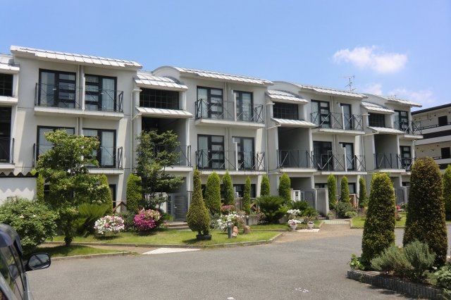 アルティスタの外観