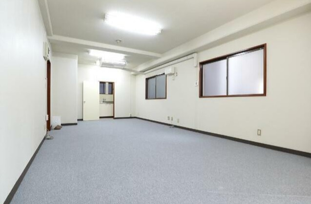 秋田ビルの内装