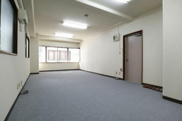 秋田ビルの内装