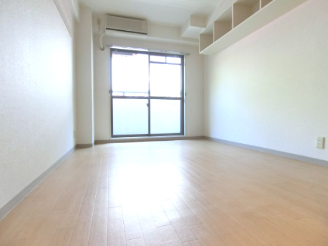 泉ヶ丘アイビースクエアの居間・リビング