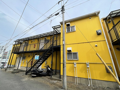 【外観】 | エクセル百合ヶ丘Ⅰ | 小田急線「百合ヶ丘」駅まで徒歩4分！「新百合ヶ丘」駅も徒歩圏内の2階建てアパート♪通勤通学はもちろん、お買い物やお出かけにもGood☆