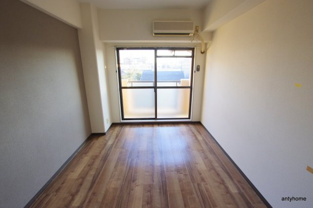 リアライズ西淡路　仲介手数料無料の洋室