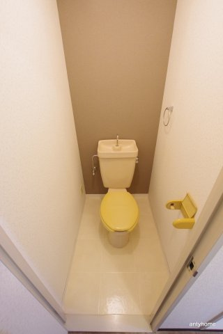 リアライズ西淡路　仲介手数料無料のトイレ