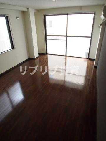 本山マンションの居間・リビング