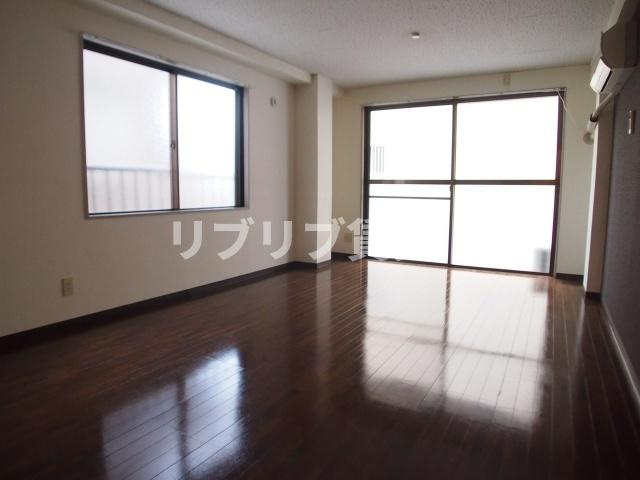 本山マンションの居間・リビング