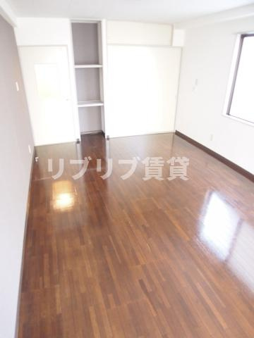 本山マンションの居間・リビング