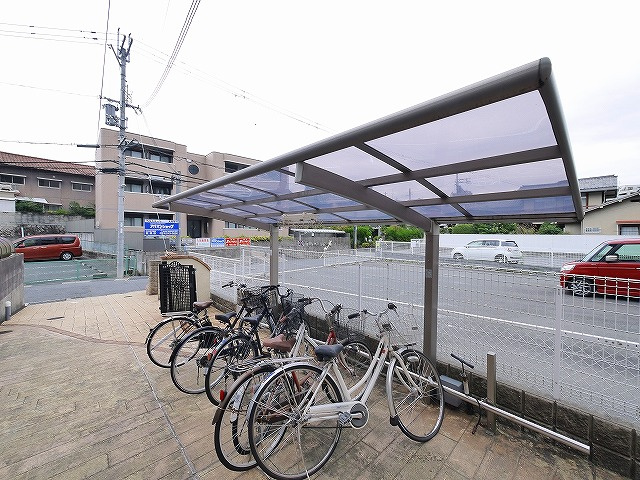 メイプルメゾン富雄北のその他共用部分|駐輪場です