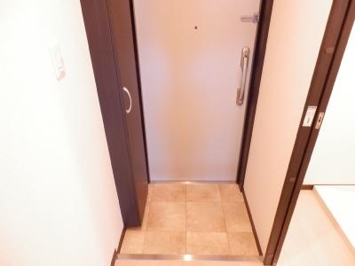 Residence二条洛中庵（レジデンス二条洛中庵）の玄関
