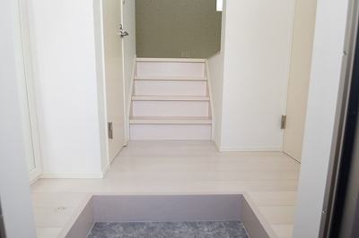 【玄関】 | ニューサンライズ