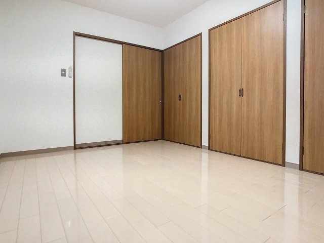 ハイネスイーストⅡの居間・リビング