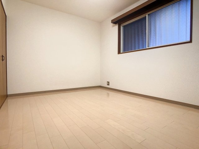 ハイネスイーストⅡの居間・リビング