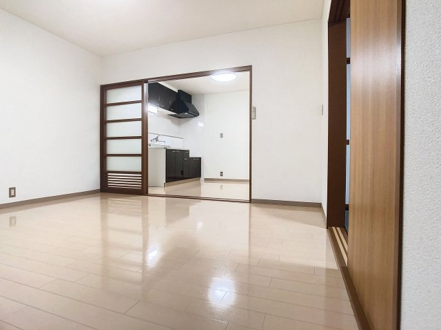 ハイネスイーストⅡの居間・リビング