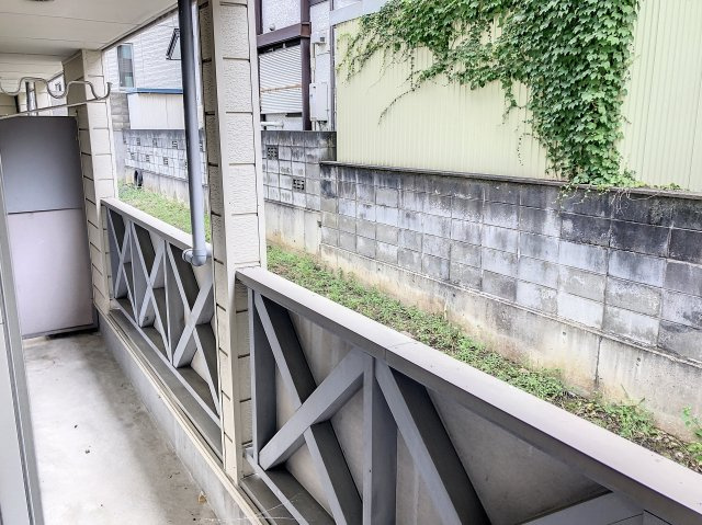 ハイネスイーストⅡのバルコニー