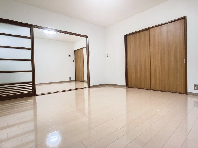 ハイネスイーストⅡの居間・リビング