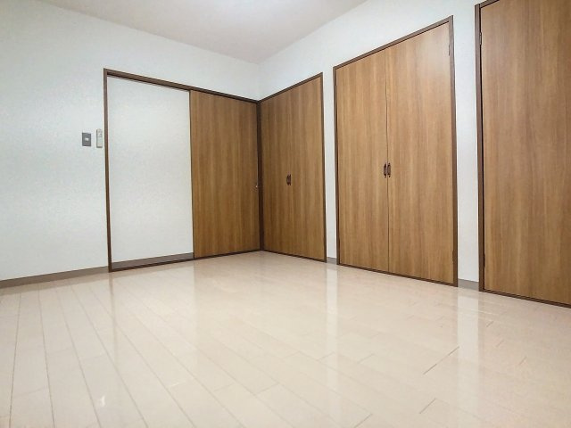 ハイネスイーストⅡの居間・リビング