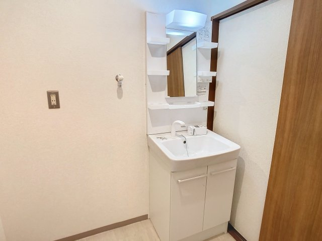 ハイネスイーストⅡの洗面所