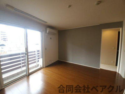 【内装】 | エクセルカーサ | 明るい室内です
