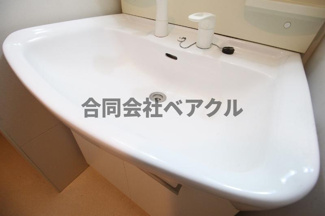 【洗面所】 | ハイツモアライフ | 明るい洗面所です