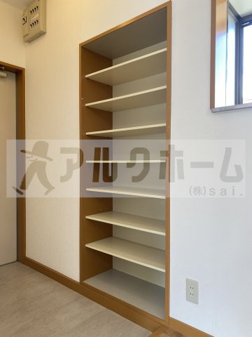 ハイツ四季の玄関