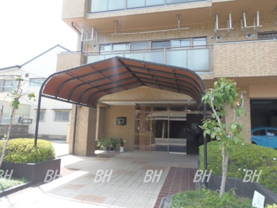 【エントランス】 | サンセゾンみな与 | 『サンセゾンみな与』