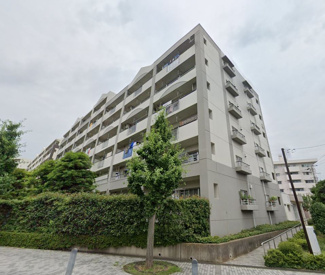 【外観】 | 2階部分・南西向きにつき陽当たり良好です
収納力の高いウォークインクローゼット設置。戸建て感覚のアルコーブ付です♪