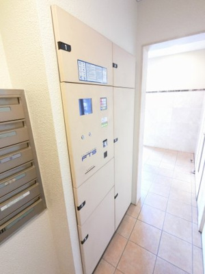 【その他共用部分】 | D’クラディア十日市場メディアーレ | 不在時にもお荷物が受け取れる宅配ボックス