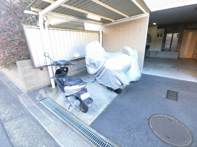 【その他共用部分】 | D’クラディア十日市場メディアーレ | バイク置場