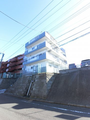 【外観】 | フレンドポート長津田 | 横浜線「十日市場」駅徒歩12分の好立地。
4階建て2階部分、45.14平米の2LDKです。