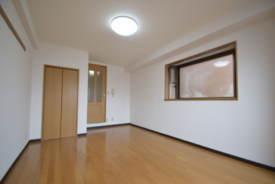 【内装】 | アズビー千里山 | 洋室★
