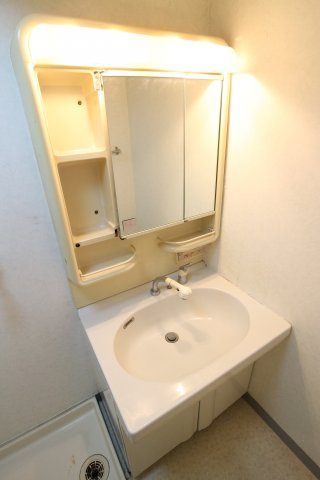 ベルトピア塩屋Iの洗面所