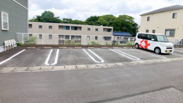 グラン　アンードゥ　カーサ　の駐車場