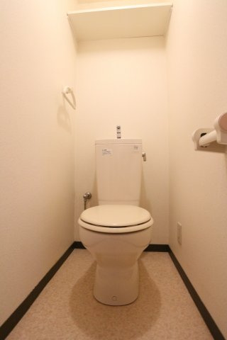 YKハイツ西明石のトイレ