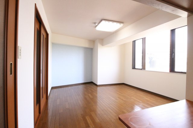 YKハイツ西明石の寝室