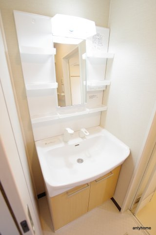 プルメリア新大阪　仲介手数料無料の洗面所