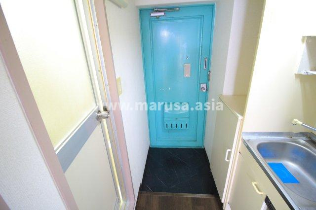 フレクション堀川の玄関