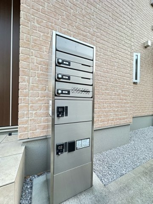 【その他共用部分】 | リブラD棟 | 共用部には宅配BOXがあるので荷物の受け取りもスムーズに♪再配達を依頼する手間が省けます☆