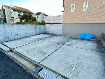 【駐車場】 | リブラD棟 | いつでも目の届く敷地内に駐車場があります♪荷物がかさばりがちなお買物にも、敷地内駐車場があると便利ですよね☆