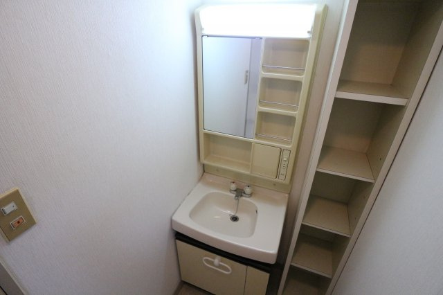 ハイツ重塚Ⅱの独立洗面台