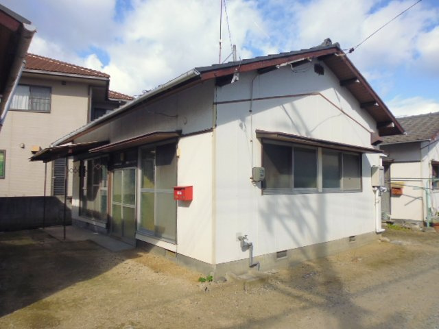 倉敷市中島の倉庫の外観