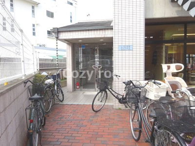 【エントランス】 | リブレ吹田 | エントランスです