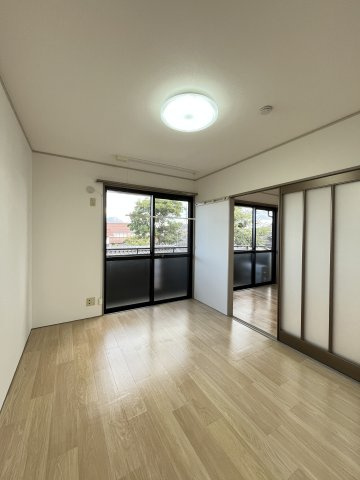 セジュールアイリスの洋室