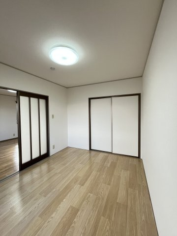 セジュールアイリスの洋室