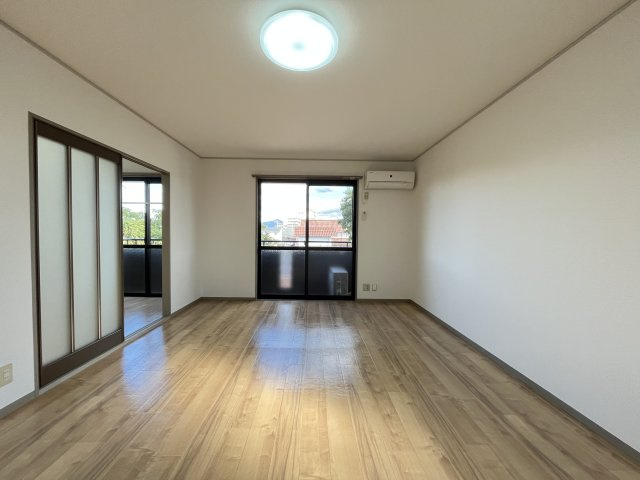 セジュールアイリスの居間・リビング