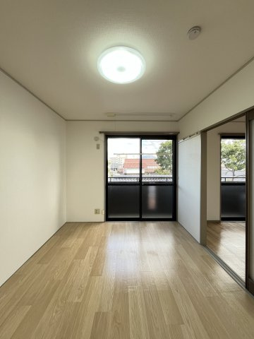 セジュールアイリスの洋室