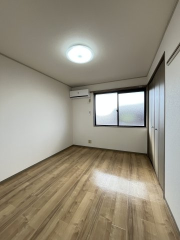 セジュールアイリスの洋室