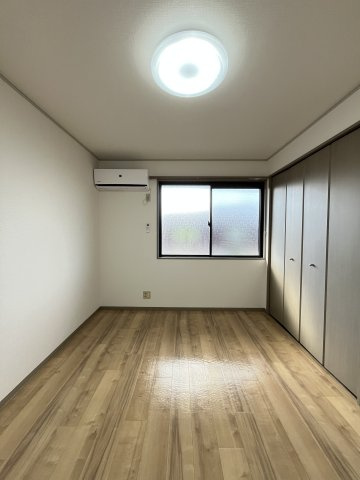 セジュールアイリスの洋室